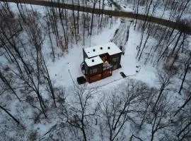 Mountain View Retreat with Private Hot Tub & Pool