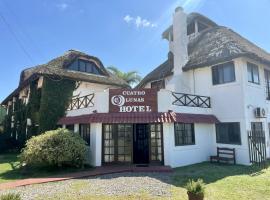 cuatro lunas hotel, 3 t&auml;hden hotelli kohteessa Punta Del Diablo