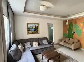 Casa com Carregador para Carro e Quintal Pet, WiFi 500