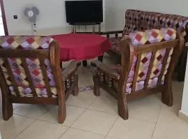 Great flat near shops, food and beach
