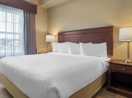 Best Western Plus Fredericton Hotel & Suites، فندق في فريدريكتون