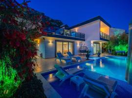 The Luxury Villa Vacation You're Looking For, hotel in Kaş