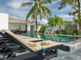 Coastal Heaven villa,5' walk beach, pacefull villa, hotel i Hà Bàng
