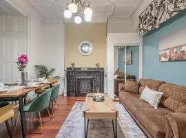 Spacious 3BR Downtown - 2 Queen & Bunk & Sofa Bed