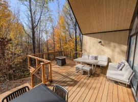 Onyx - Spa Fire Pit and Forest View - Domaine du Grand Portneuf, Hotel in Pont-Rouge