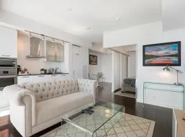 Luxury 1BR Suite - Lake & City View on 39th Floor