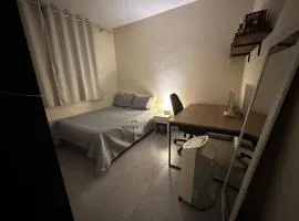 Quarto com banheiro privativo em Belo Horizonte - MG
