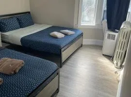 THE BLOOR AC SUITE-Free Wifi-Train-Bus Stop Next Door