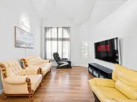 Bright Family Getaway w Garage&Prime SoCal Location