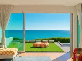Henley Beachfront Luxury Home With Private Pool, Spa And Sauna!