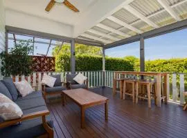 Mayfield Grove - Vintage Escape with Modern Comfort