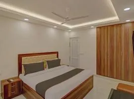 Collection O Spot Light Near Tughlakabad Station Metro Station