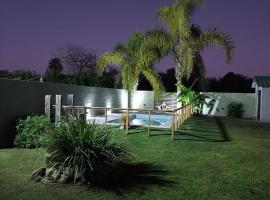 Caba&ntilde;a con pileta & jard&iacute;n- a minutos del centro y la playa, apartm&aacute;n v destinaci Miramar