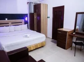 Anuoluwapo Taiwo Hotels