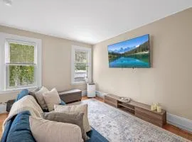 Salem 3 Bedroom with Gameroom, Balcony, Parking, and more