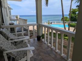 Tower Isles Condo with sea views, hotel dengan kolam renang di St Mary