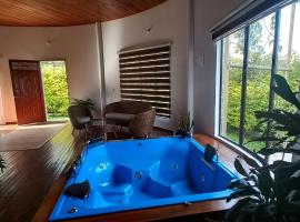 Cinco Elementos, chata v destinaci El Peñol