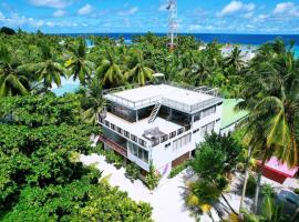 White Sand, hotel in Himandhoo 