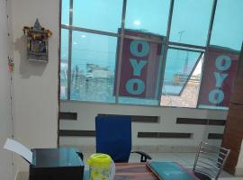Hotel O V S, hotel v destinaci Palwal