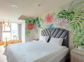 E Lim Hotel