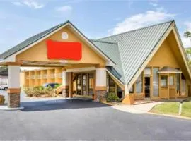 Perry Inn & Suites By Capital O National Fairground GA I 75