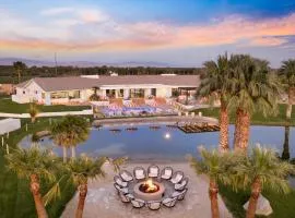 Buena Vista by AvantStay Massive Outdoor Oasis w Pool Spa Firepit