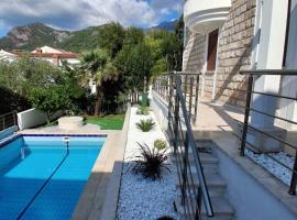Budva City - Villa Antic - Private Pool, hotel in Budva