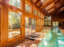Sunriver by AvantStay Cozy Mountain Home w Indoor Pool and Hot Tub