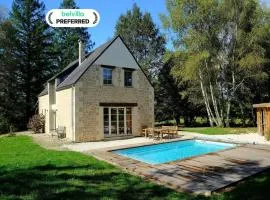 Beautifully located country house with heated pool