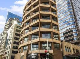Metro Apartments on Darling Harbour