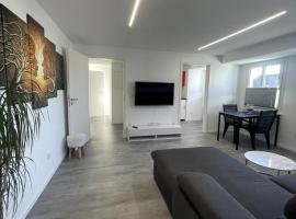 Bei Pina - Business apartment nahe Düsseldorf, hotel din Solingen