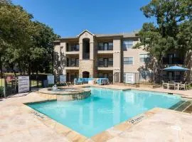 Landing Apartments - Lewisville