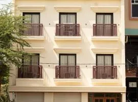 Alpine Stays By Oran Hotels