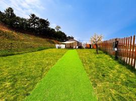 Dangjin Dogpelis Glamping, Hotel in Dangjin