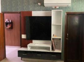 Hotel sirus, hotel in Dhakauni