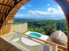 Marilea Bamboo Villas Concept , Private pool, seaview, Adults only, chal&eacute; em Nusa Penida