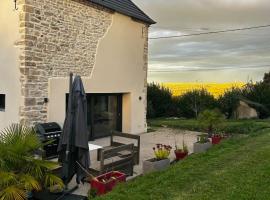 Quiet house near Vichy, hotel di Serbannes