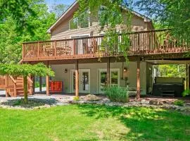 Mews Mountain House by AvantStay Walk to Beach Hot Tub Game Room