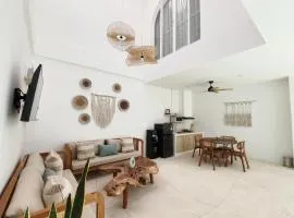 Villa Makuya - Rustic Mediterranean 2BR Villa in Uluwatu Center