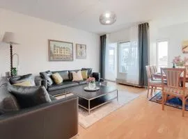 Central Luxury Stay w Vintage Charm & Sauna