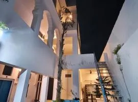 Rajguru guest house