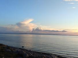 Cottage in scenic Lang&oslash;，Martofte的小屋