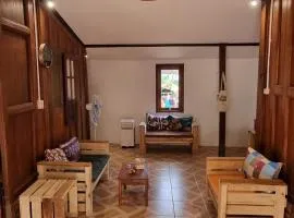 Taefoo Sunny Limasan House - For Married Couple Only