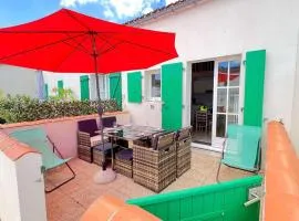 Jolie maison à étage en résidence avec piscine