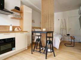 Wake up in white - Private Jacuzzi & cotton comfort, khách sạn ở Verdun-sur-Meuse