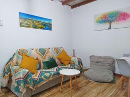 La Casita de Ale Casa Rural cerca Puy du Fou, Hotel in Polán