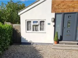 1 Bed Sleeps 2 with Private Garden