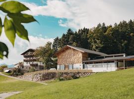 Untermathonhof Vöran - Apartments with Farmyard Experience and homemade Breakfast, hotel di Verano