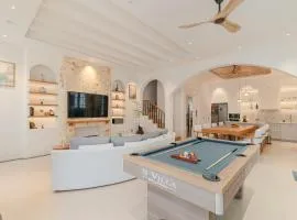 S Villa Ha Long - City Center & Near Beach - 4BR Private Villa with Pool, Jacuzzi, Sauna, Karaoke
