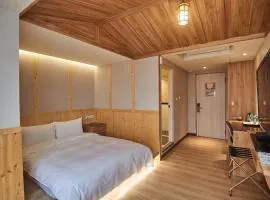Chillax Inn 知樂愛河館